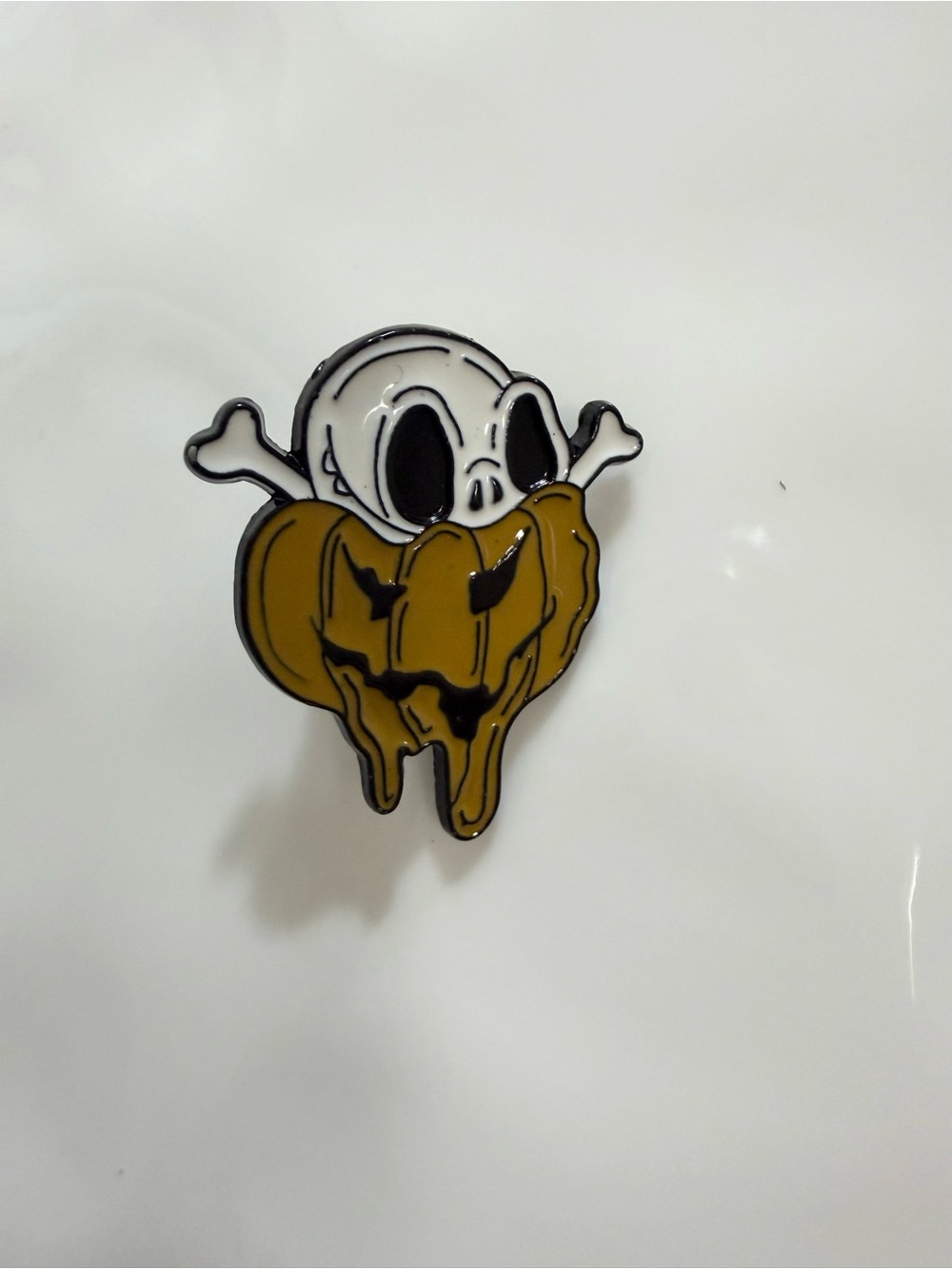 Brooch Halloween Skull & Pumpkin Costume Pin - White and Brown